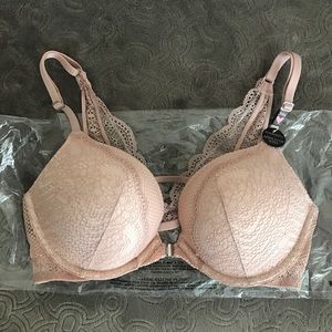 Victoria Secret bombshell bra *brand new*